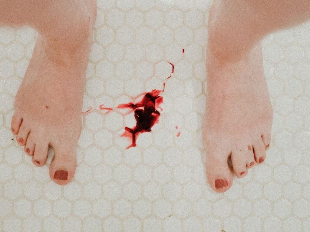 Hej, masz podpaskę? – Dlaczego wstydzimy się mówić, że mamy okres?