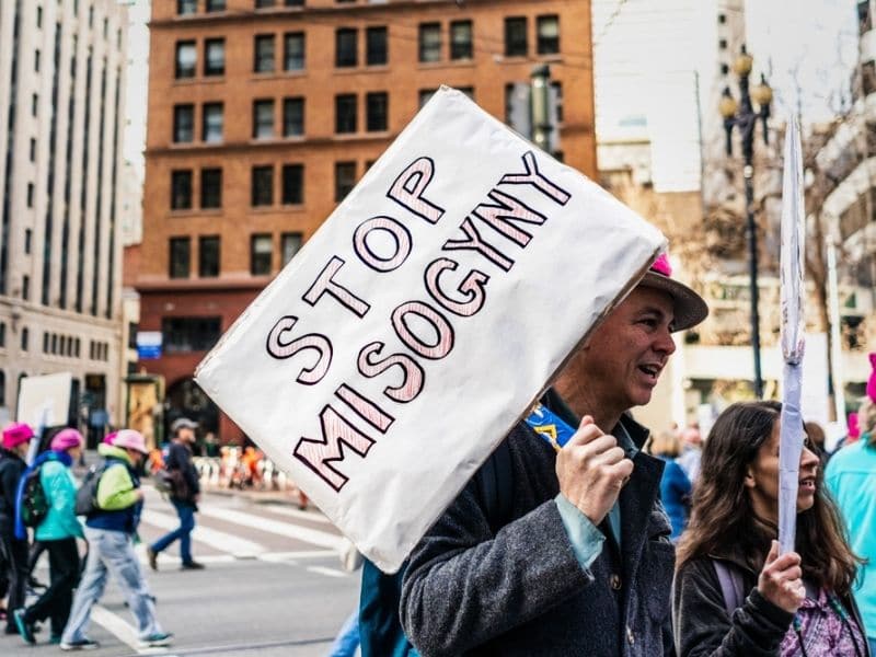 Mizoginia współcześnie – czym się objawia